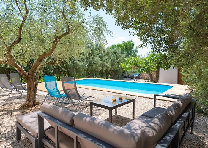 5 Bedroom Lovely In