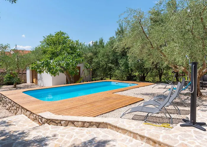 Сasa de vacaciones 5 Bedroom Lovely In