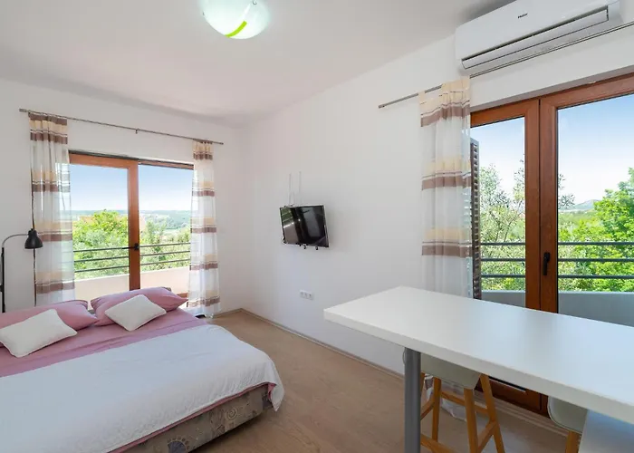 5 Bedroom Lovely In Semesterbostad *