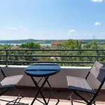 5 Bedroom Lovely In פוסדריה