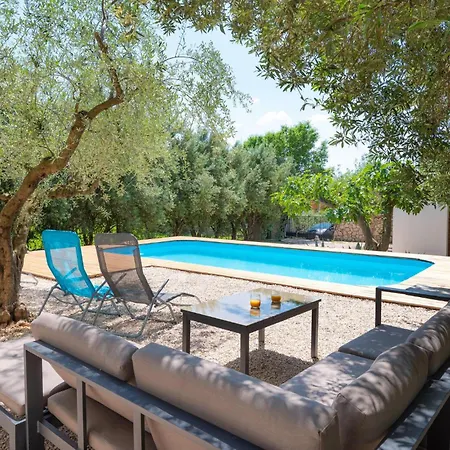 5 Bedroom Lovely In