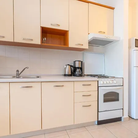 5 Bedroom Lovely In *