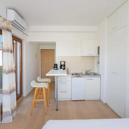 5 Bedroom Lovely In *