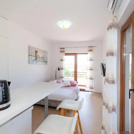 5 Bedroom Lovely In Holiday home Posedarje