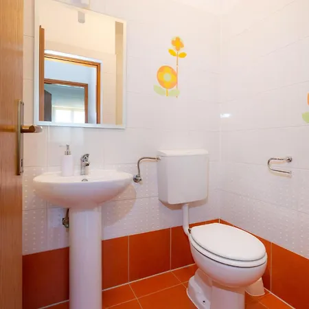 5 Bedroom Lovely In Holiday home *