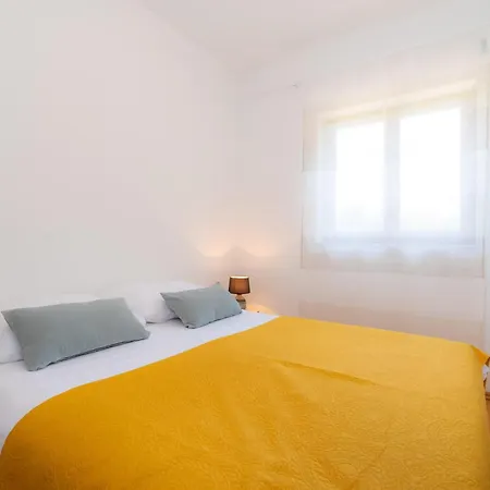 5 Bedroom Lovely In
