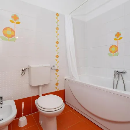 Holiday home 5 Bedroom Lovely In *