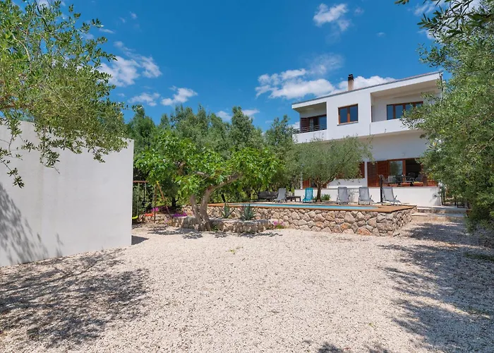 5 Bedroom Lovely In * Posedarje