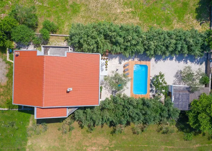 5 Bedroom Lovely In Dom wakacyjny *