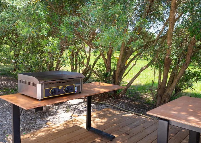 Dom wakacyjny 5 Bedroom Lovely In Posedarje