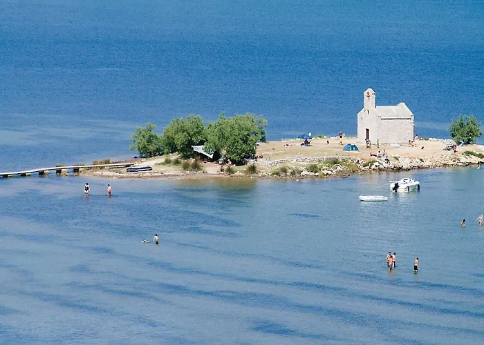 Dom wakacyjny 5 Bedroom Lovely In