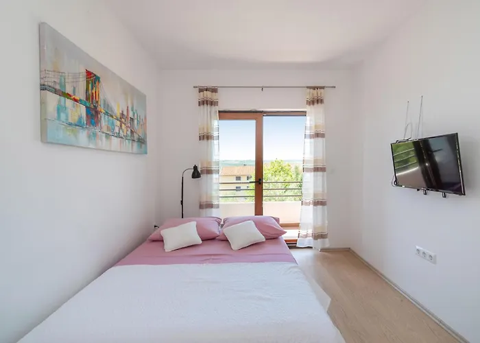 5 Bedroom Lovely In Dom wakacyjny *