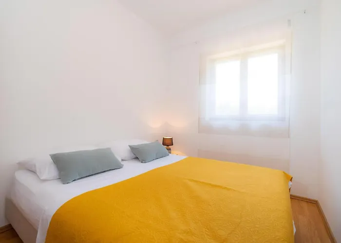 5 Bedroom Lovely In